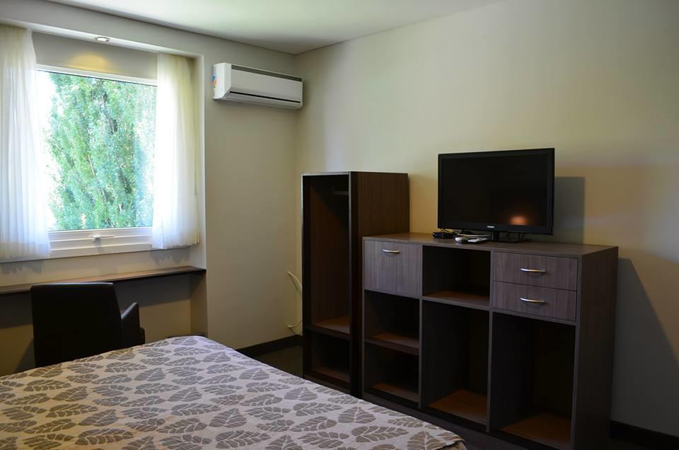 Terra Malal Hotel Chos Malal Phòng bức ảnh
